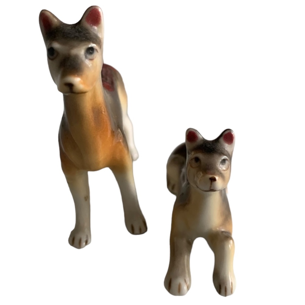 Hagen-Renaker Miniature Doberman Pinscher Dog Figurine